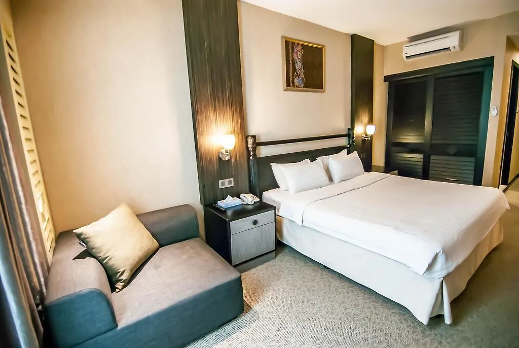 **  فندق كيه كيه تايمز سكوير كوتا كينابالو ماليزيا